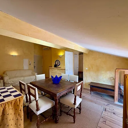 A035 Bel Atypique Suquet Apartment Cannes